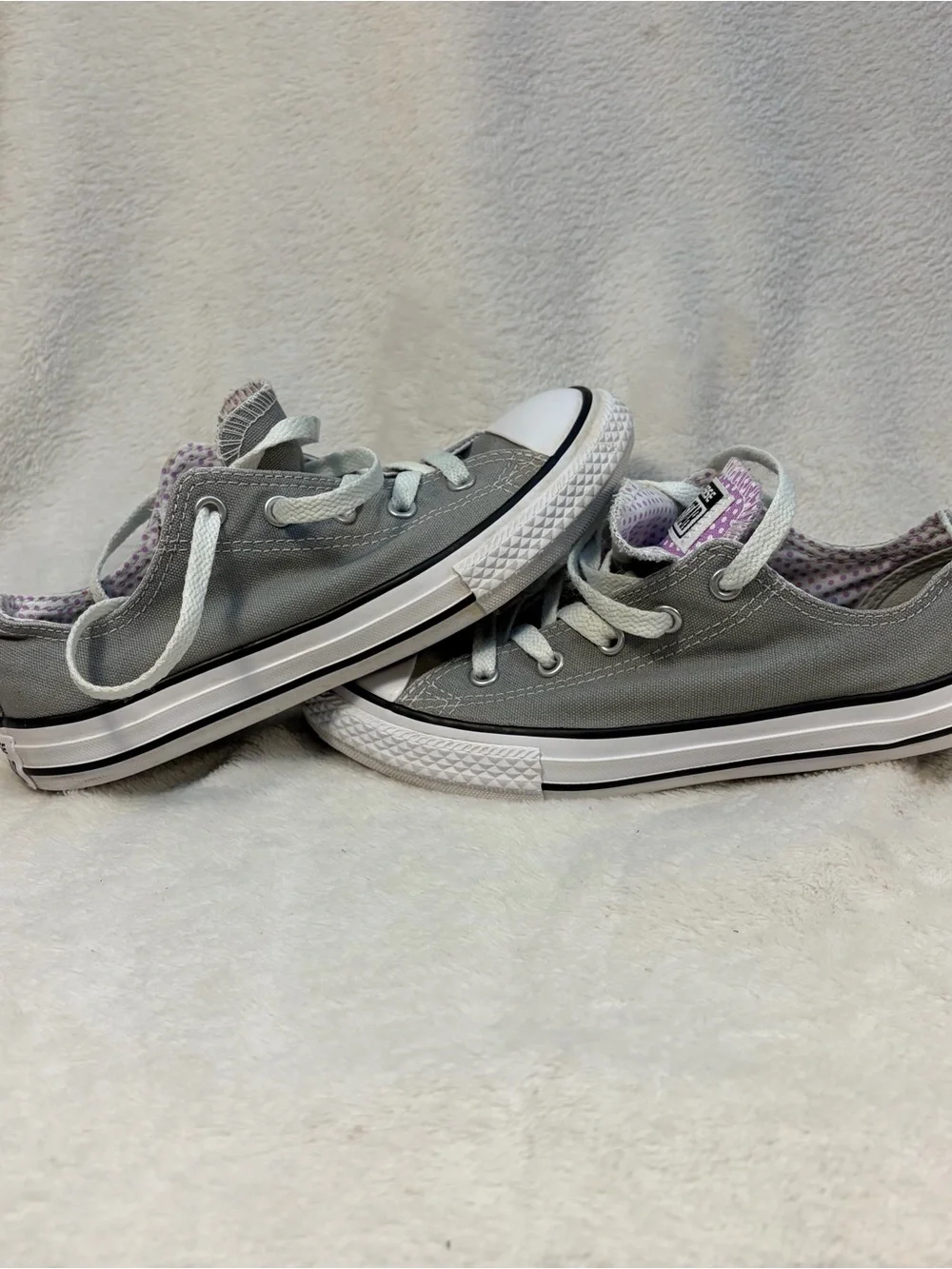 Converse Kids Low-Top Double Tongue Sneakers in Gray w/ Purple Polka Dot Youth 2